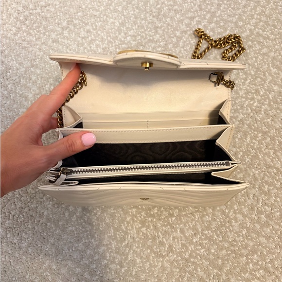 Gucci Cream Clutch with Gold Accents - Picture 5 of 10